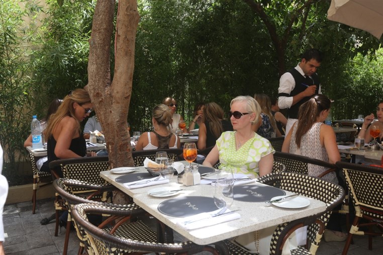 Les Fenetres Media Lunch